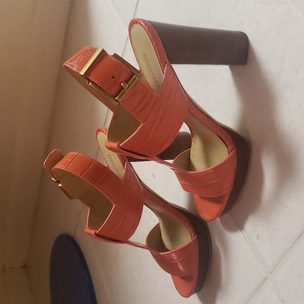 ⭐Michael Kors⭐Taracotta Chunky Heel Sandles- 100% Leather.